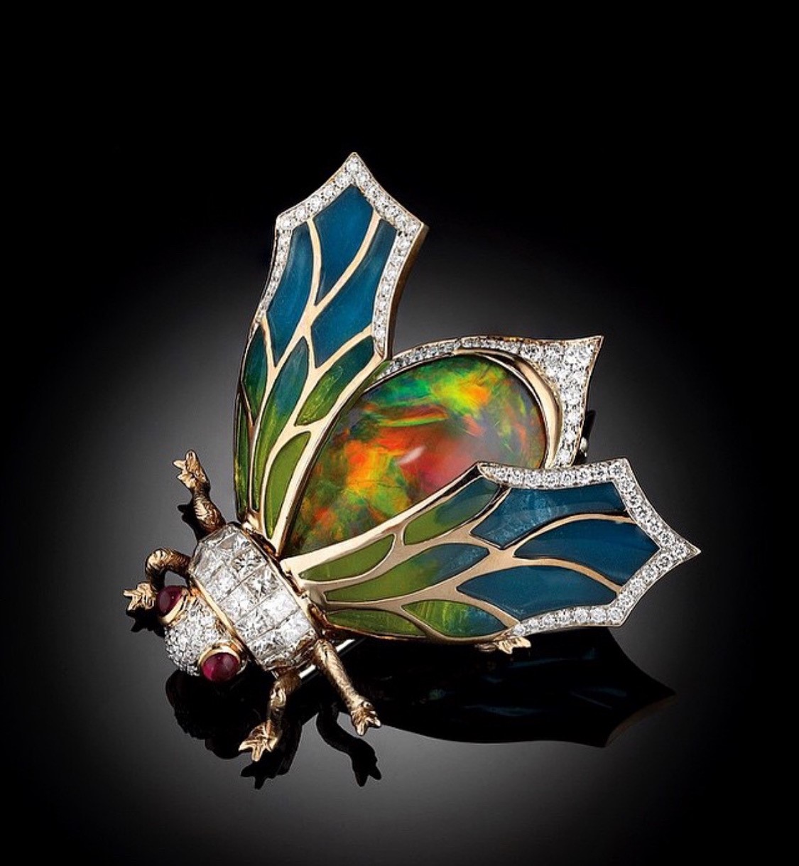 Brooch designed as a blowfly