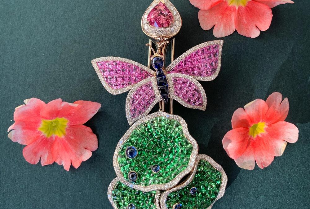 Brooch artistry with a lovely natural padparadscha sapphire